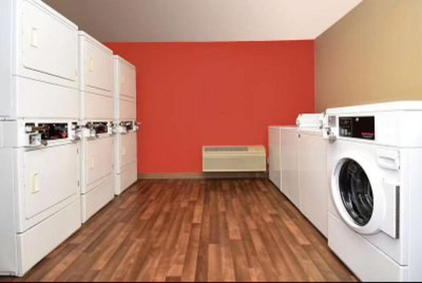 וובסטר Lonestar Suites מראה חיצוני תמונה