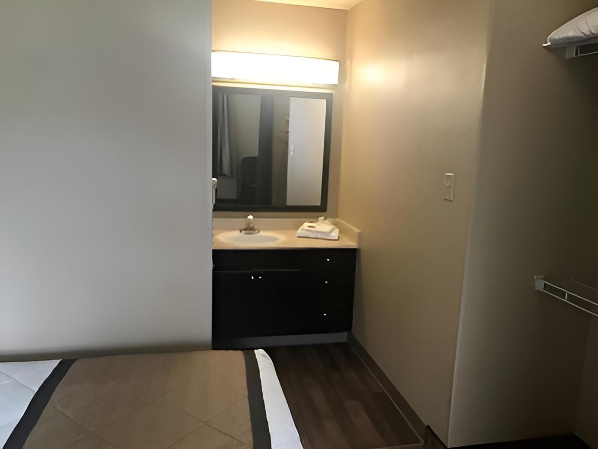 וובסטר Lonestar Suites מראה חיצוני תמונה